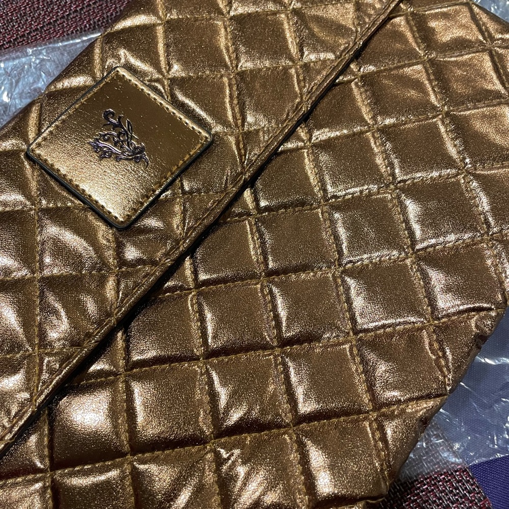 Younique Clutch Quilted Gold Makeup Bag purse New Beachfront Kissed